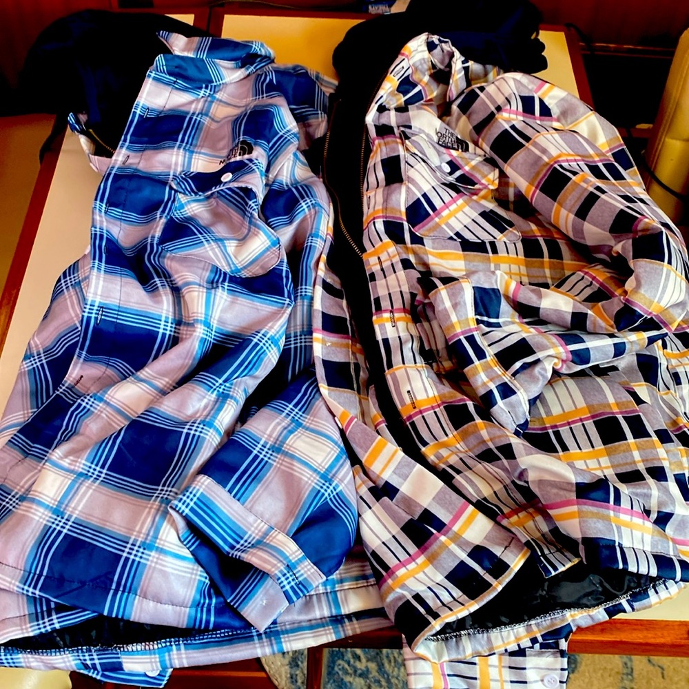 North face hooded shirt jackets blue or the black one